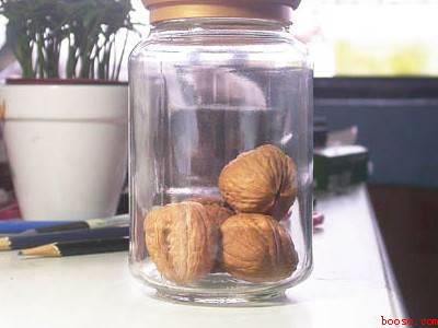 核桃放久了生虫怎么办(核桃放久了生虫怎么办 具体操作步骤)