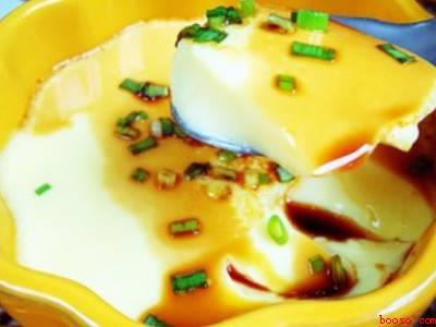 鸡蛋羹隔水炖几分钟(鸡蛋羹隔水炖10分钟,一共4个步骤)