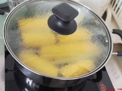 玉米怎么煮才好吃又嫩又好吃