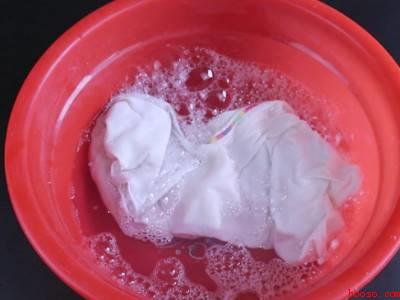 红中性笔弄到白衣服上怎么洗