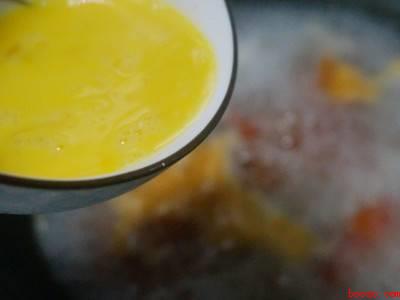 鸡蛋汤怎么打出大片的蛋花