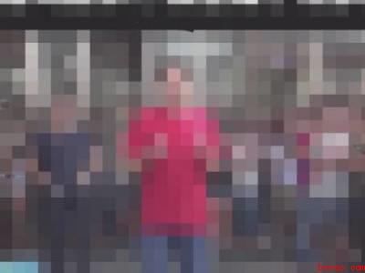 抖音怎么设置全屏观看（演示机型:Iphone 12）