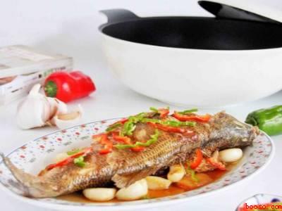 鲈鱼怎么红烧好吃又简单