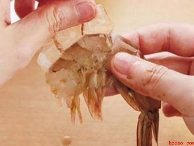 活虾怎么快速剥虾壳