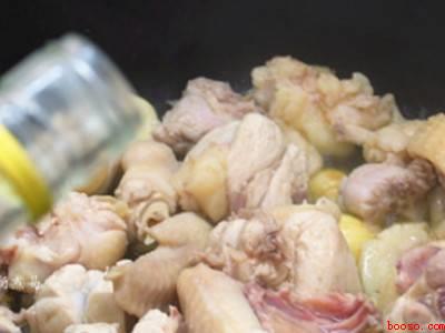 买的烧鸡怎么吃（买的烧鸡怎么吃共有4步）