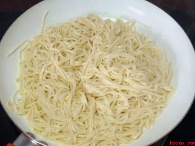 煮熟的面条剩下了怎么办