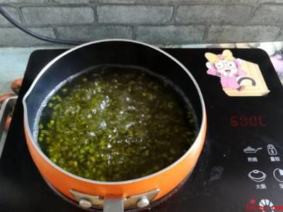 如何煮出碧绿的绿豆沙