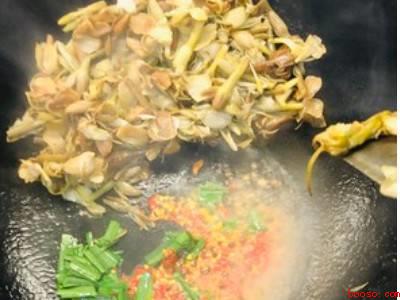 栀子花做菜怎么做的（栀子花做菜怎么做的具体操作步骤）