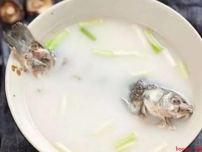 鱼汤怎么吃