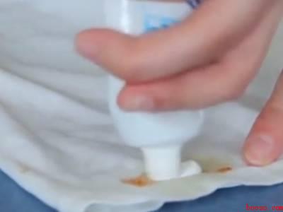 油怎么洗掉衣服上