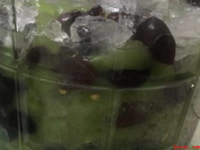 酿造葡萄酒的流程（酿造葡萄酒的具体操作步骤）