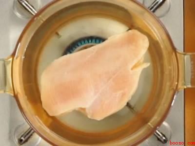 鸡胸肉怎么做嫩而不柴(鸡胸肉怎么做嫩而不柴共有4步)