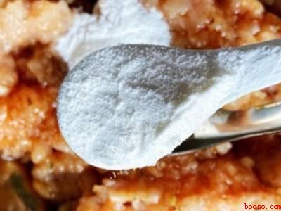 汉堡里的鸡肉怎么做的（汉堡里的鸡肉怎么做 具体操作步骤）