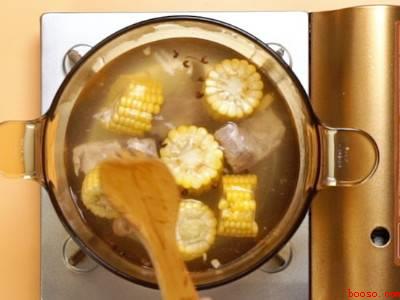 龙骨煲汤放什么材料