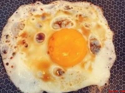 没有油怎么煎鸡蛋