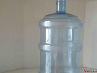 纯净水桶里面的绿色东西怎么清理