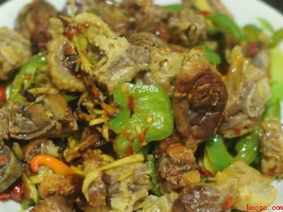 腊鸭怎么做（腊鸭怎么做共有5步,可做腊鸭芥菜、腊鸭煲仔饭、香辣腊鸭）