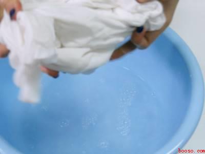 长霉点的衣服怎么洗