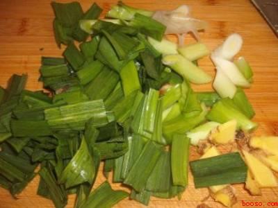 红薯粉皮怎么做好吃（红薯粉皮怎么做好吃共有5步）