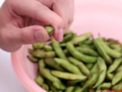 毛豆怎么剥比较快