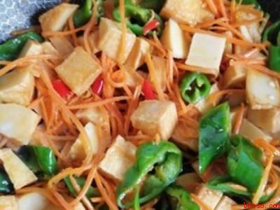 鱼豆腐和啥菜炒好吃