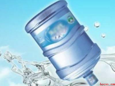 纯净水桶里面的绿色东西怎么清理