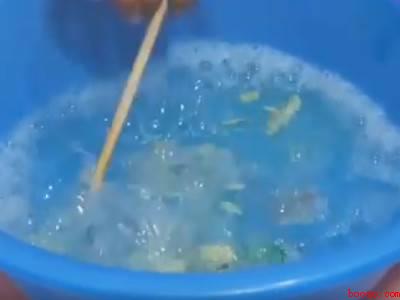 白色染色了怎么洗才能变白