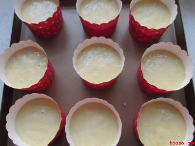 纸杯蛋糕怎么吃