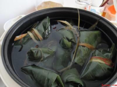 冰箱里拿出的粽子煮多久