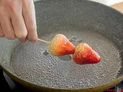 草莓冰糖葫芦制作方法