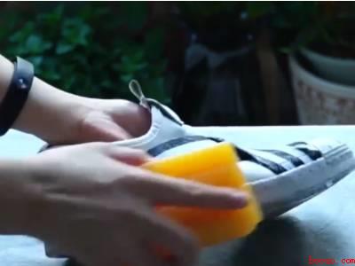 洗帆布白鞋的小窍门