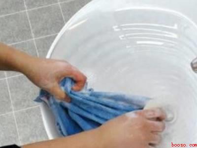 衣服上汗斑汗渍怎么去除