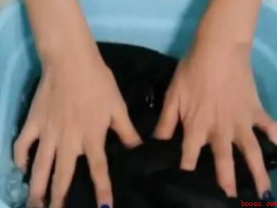 怎么去除衣服的馊味（怎么去除衣服的味的具体操作步骤）