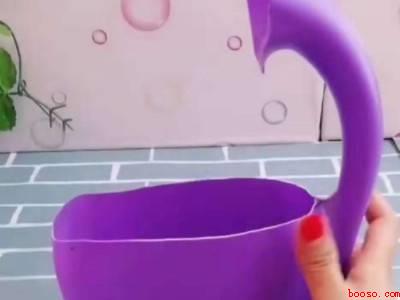 用洗衣液瓶制作花瓶怎么剪