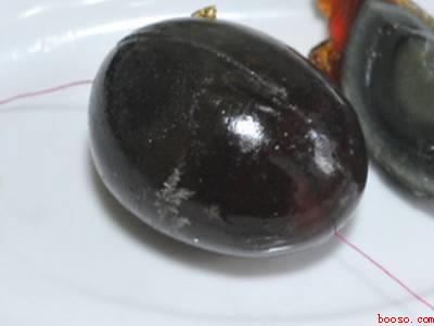 怎么吃皮蛋（怎么吃皮蛋共有3步,皮蛋可做成）
