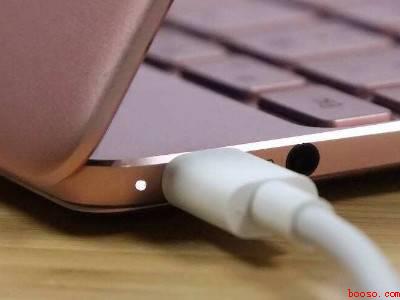 电脑开机显示器黑屏怎么回事