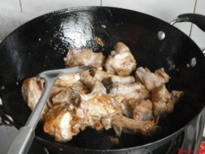 炖排骨的调料有哪些（炖排骨的调料有哪些具体操作步骤）