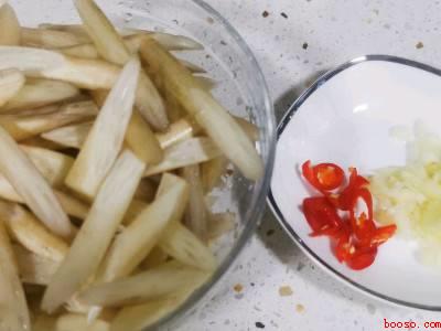 莲藕尖怎么炒才好吃（莲藕尖怎么炒才好吃共有4步）