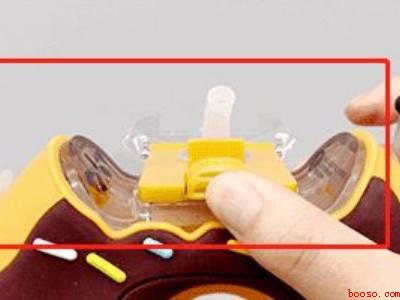 甜甜圈水壶怎样打开装水