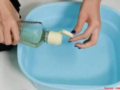 黑色纯棉衣服掉色发红怎么恢复