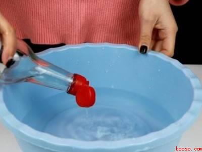 黑色衣服上有白色的痕迹怎么处理