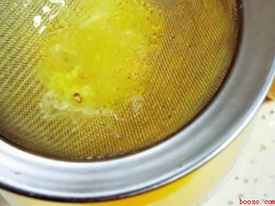 鸡蛋羹隔水炖几分钟(鸡蛋羹隔水炖10分钟,一共4个步骤)