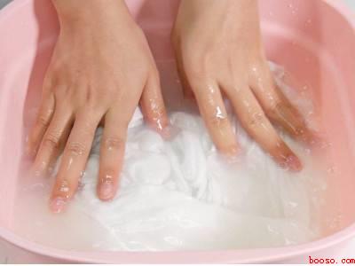 怎么洗掉衣服上的染发剂