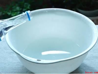 洗帆布白鞋的小窍门