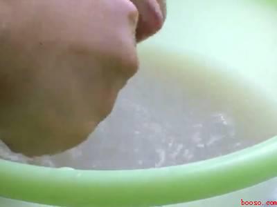 衣服上的风油精痕迹怎么洗