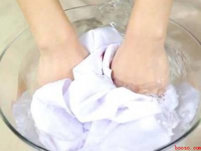 百合花粉弄白色衣服上怎么洗