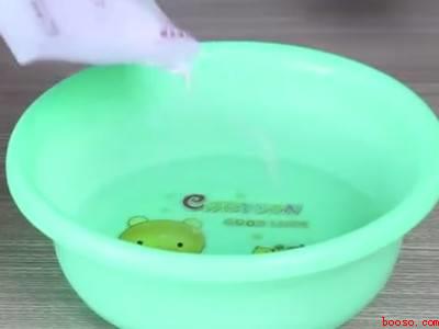 皮鞋垫有汗渍怎么（皮鞋垫有汗渍怎么的操作步骤）