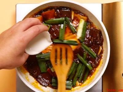 鸭血怎么炒好吃又简单