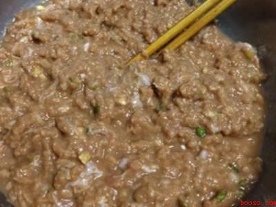 牛肉粉条馅包子如何调馅
