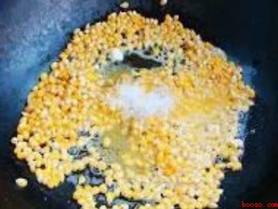 爆米花怎么做的又香又甜又脆（爆米花怎么做的又香又脆的具体操作步骤）